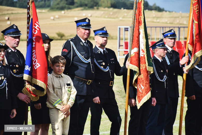 Tradycja połączona z dobrą zabawą i niepowtarzalny wyścig traktorów. Dożynki gminy Stoszowice