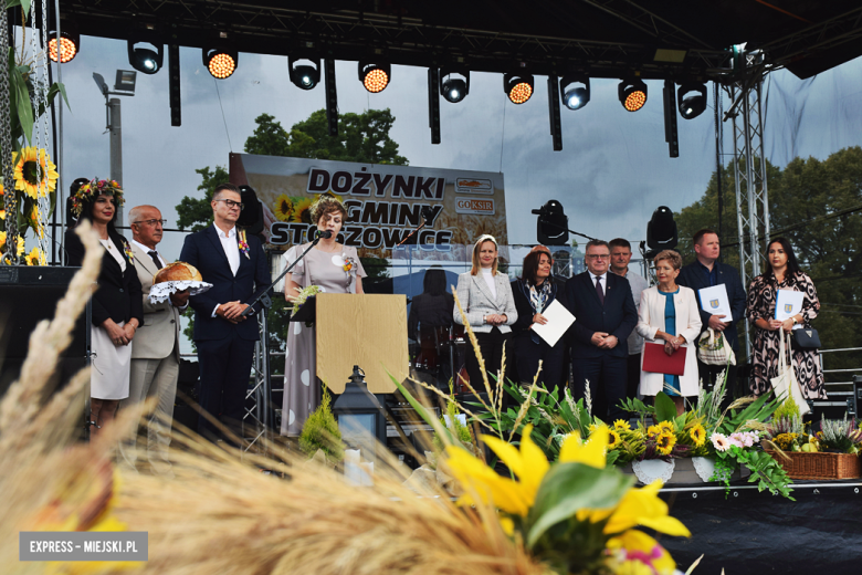 Tradycja połączona z dobrą zabawą i niepowtarzalny wyścig traktorów. Dożynki gminy Stoszowice