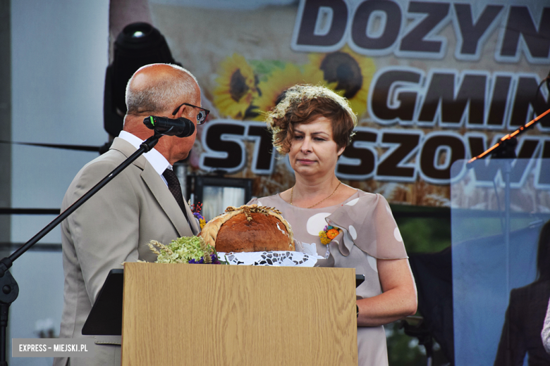 Tradycja połączona z dobrą zabawą i niepowtarzalny wyścig traktorów. Dożynki gminy Stoszowice