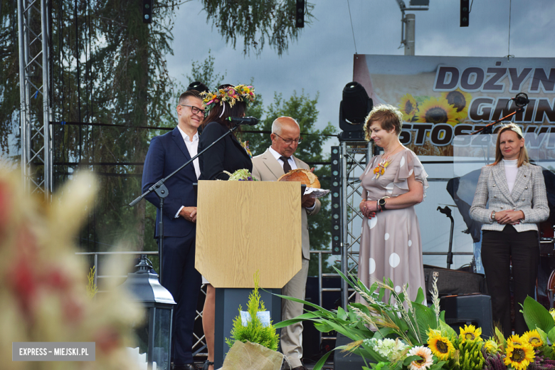 Tradycja połączona z dobrą zabawą i niepowtarzalny wyścig traktorów. Dożynki gminy Stoszowice