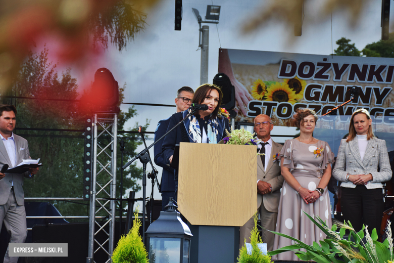 Tradycja połączona z dobrą zabawą i niepowtarzalny wyścig traktorów. Dożynki gminy Stoszowice