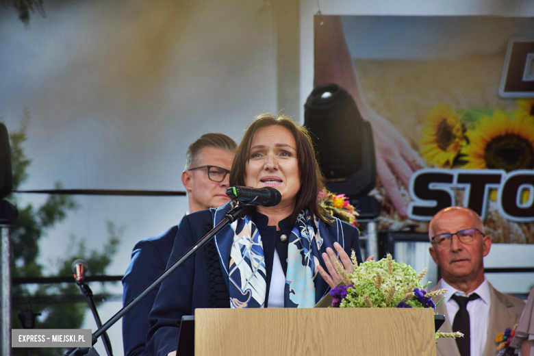 Tradycja połączona z dobrą zabawą i niepowtarzalny wyścig traktorów. Dożynki gminy Stoszowice