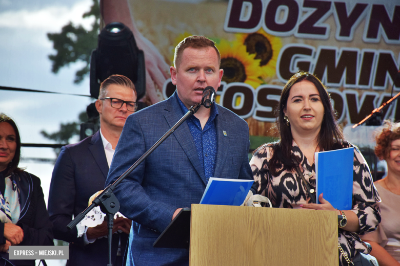 Tradycja połączona z dobrą zabawą i niepowtarzalny wyścig traktorów. Dożynki gminy Stoszowice