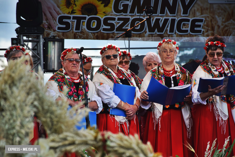 Tradycja połączona z dobrą zabawą i niepowtarzalny wyścig traktorów. Dożynki gminy Stoszowice