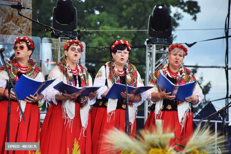 Tradycja połączona z dobrą zabawą i niepowtarzalny wyścig traktorów. Dożynki gminy Stoszowice
