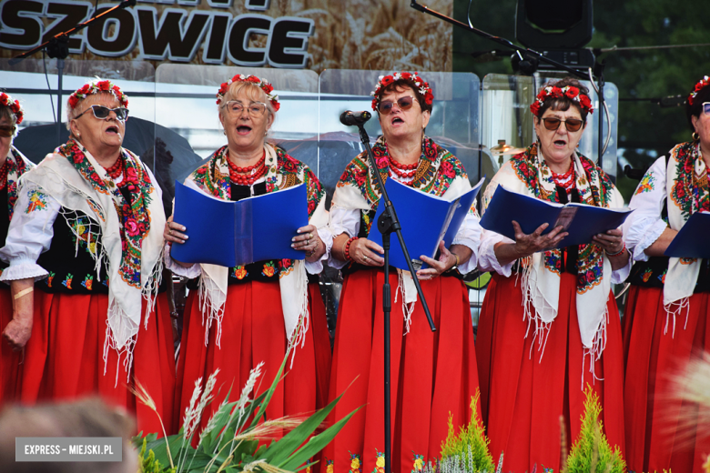Tradycja połączona z dobrą zabawą i niepowtarzalny wyścig traktorów. Dożynki gminy Stoszowice