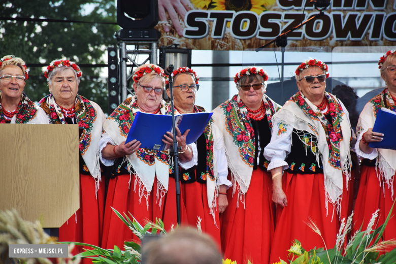 Tradycja połączona z dobrą zabawą i niepowtarzalny wyścig traktorów. Dożynki gminy Stoszowice