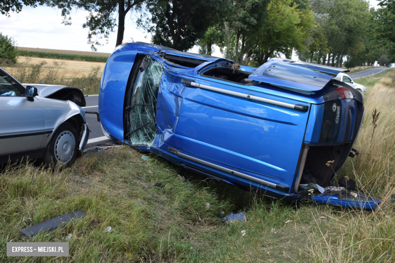 Zderzenie trzech aut na krajowej ósemce przed Ząbkowicami Śląskimi [foto]