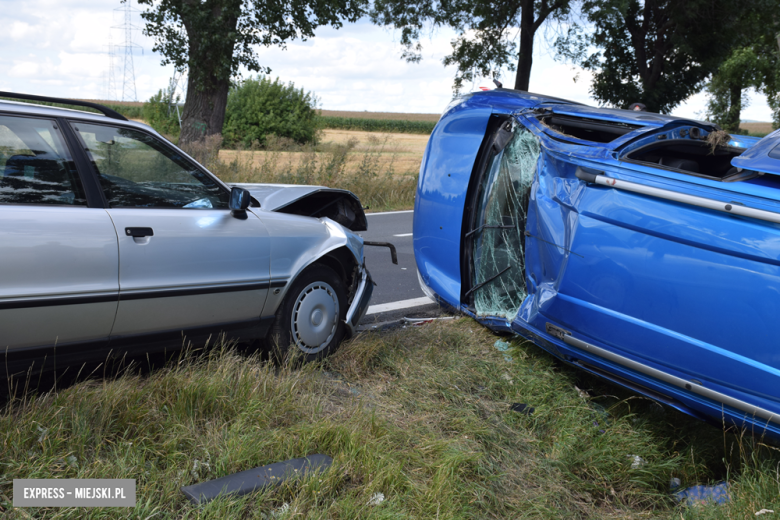 Zderzenie trzech aut na krajowej ósemce przed Ząbkowicami Śląskimi [foto]