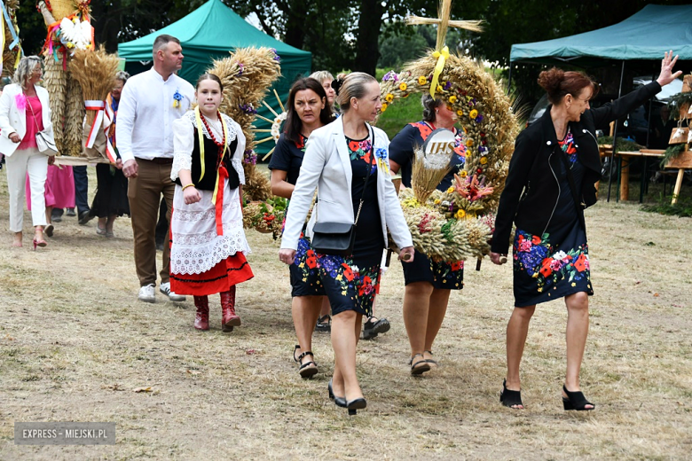 W Starym Henrykowie podziękowano za plony. Dożynki Gminy Ciepłowody