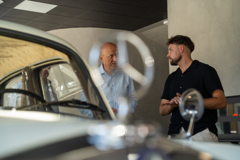 „Legendy na Kołach 2” – klasyczna motoryzacja w Ziębicach. Wystawa w hali sportowo-widowiskowej