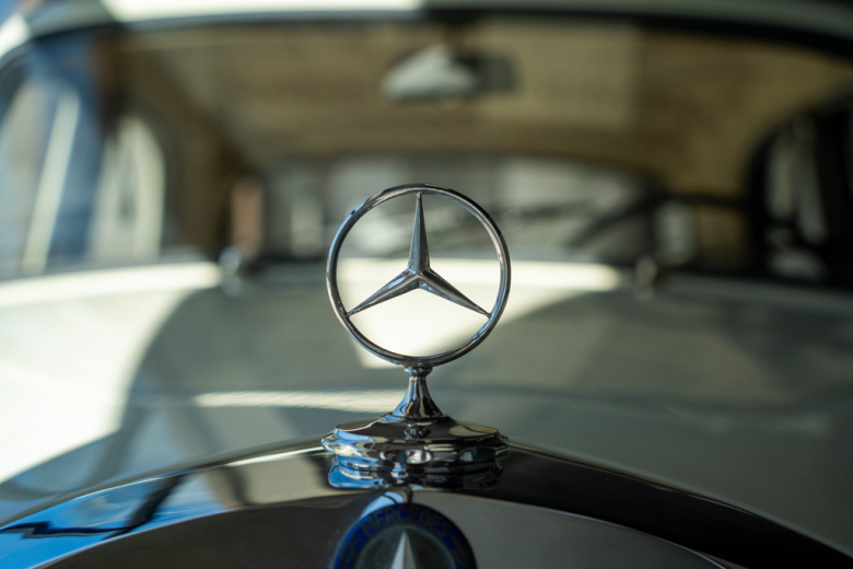 „Legendy na Kołach 2” – klasyczna motoryzacja w Ziębicach. Wystawa w hali sportowo-widowiskowej