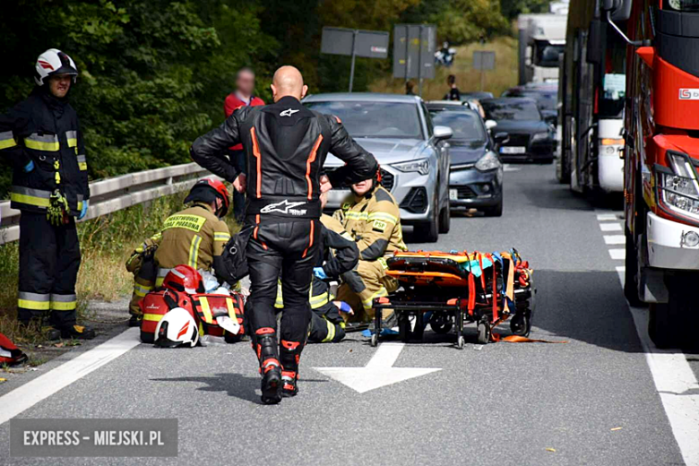 Zderzenie motocyklisty z samochodem osobowym na drodze krajowej nr 8