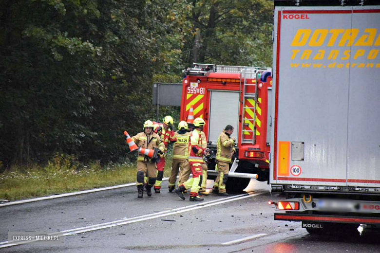 Zderzenie porsche z samochodem ciężarowym na krajowej ósemce