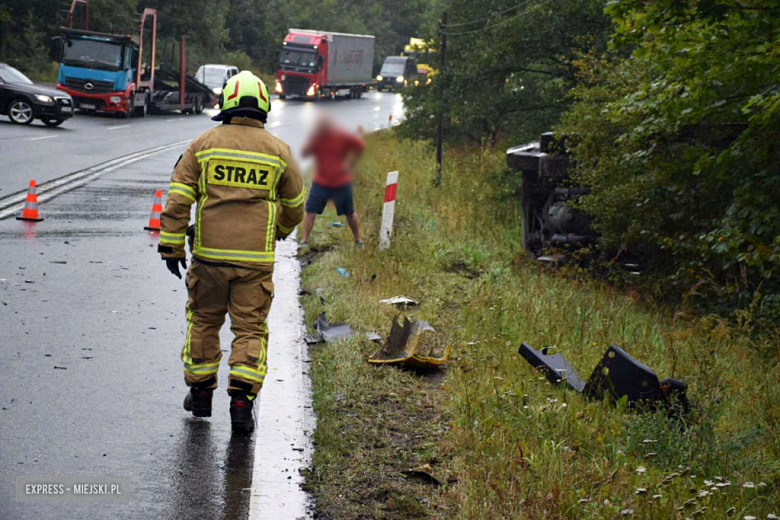 Zderzenie porsche z samochodem ciężarowym na krajowej ósemce