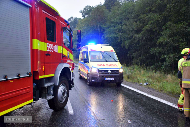 Zderzenie porsche z samochodem ciężarowym na krajowej ósemce