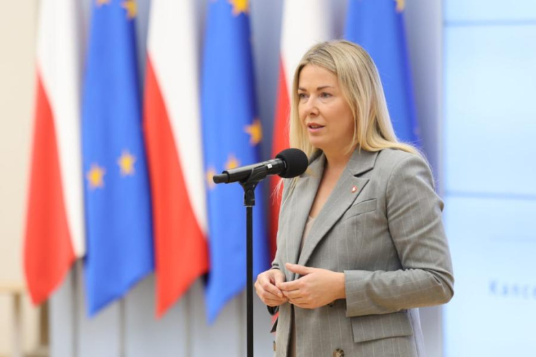 Dyrektorki z Barda i Kamieńca Ząbkowickiego z nagrodami Ministerstwa Edukacji Narodowej