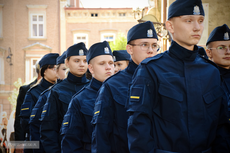 „Ludzkość musi położyć kres wojnie [...]”  Powiatowa Uroczystość Kombatancka w Ziębicach [foto]