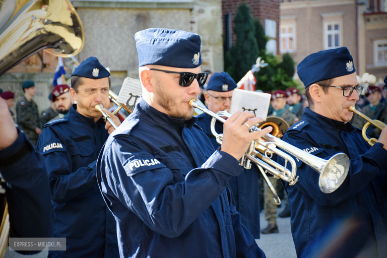 „Ludzkość musi położyć kres wojnie [...]”  Powiatowa Uroczystość Kombatancka w Ziębicach [foto]