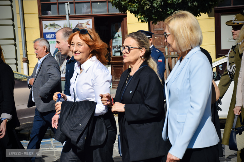 „Ludzkość musi położyć kres wojnie [...]”  Powiatowa Uroczystość Kombatancka w Ziębicach [foto]