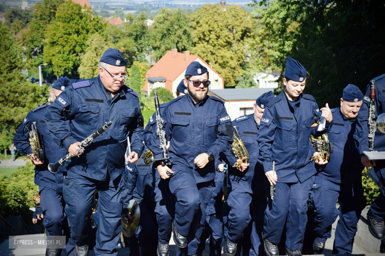 „Ludzkość musi położyć kres wojnie [...]”  Powiatowa Uroczystość Kombatancka w Ziębicach [foto]