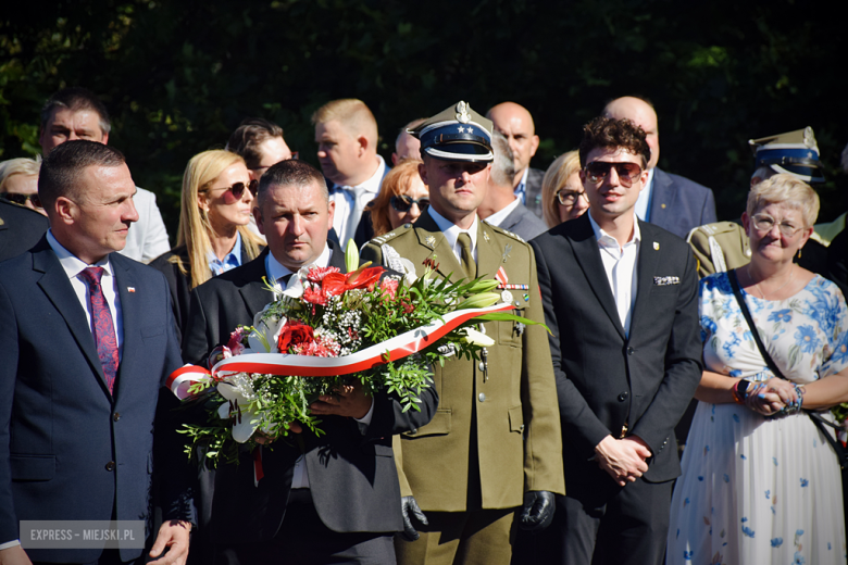 „Ludzkość musi położyć kres wojnie [...]”  Powiatowa Uroczystość Kombatancka w Ziębicach [foto]