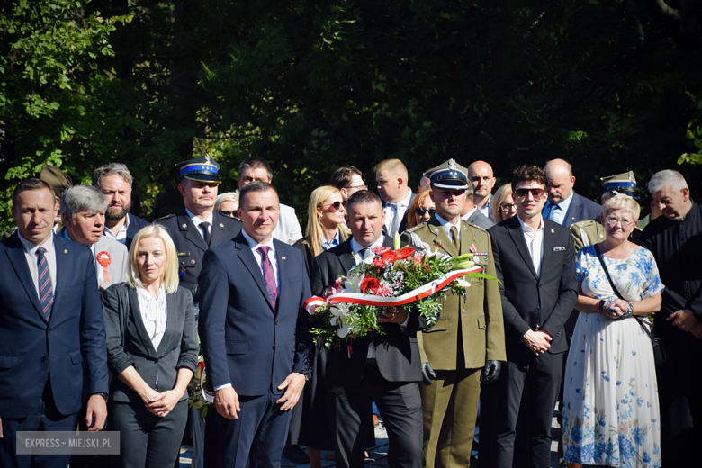 „Ludzkość musi położyć kres wojnie [...]”  Powiatowa Uroczystość Kombatancka w Ziębicach [foto]
