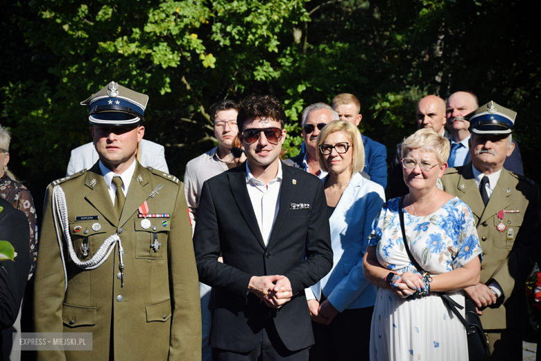 „Ludzkość musi położyć kres wojnie [...]”  Powiatowa Uroczystość Kombatancka w Ziębicach [foto]