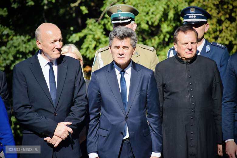 „Ludzkość musi położyć kres wojnie [...]”  Powiatowa Uroczystość Kombatancka w Ziębicach [foto]