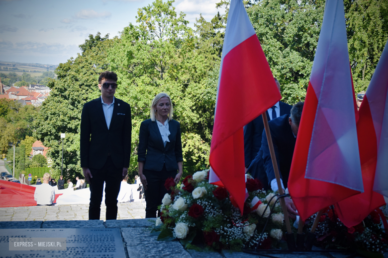 „Ludzkość musi położyć kres wojnie [...]”  Powiatowa Uroczystość Kombatancka w Ziębicach [foto]