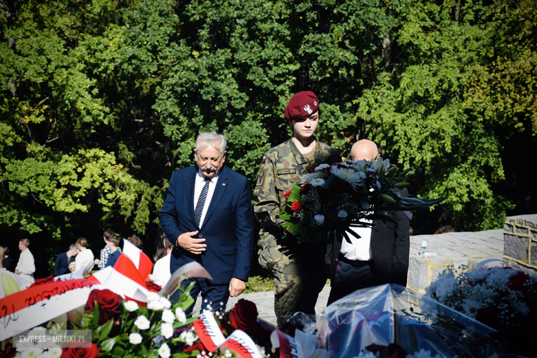 „Ludzkość musi położyć kres wojnie [...]”  Powiatowa Uroczystość Kombatancka w Ziębicach [foto]