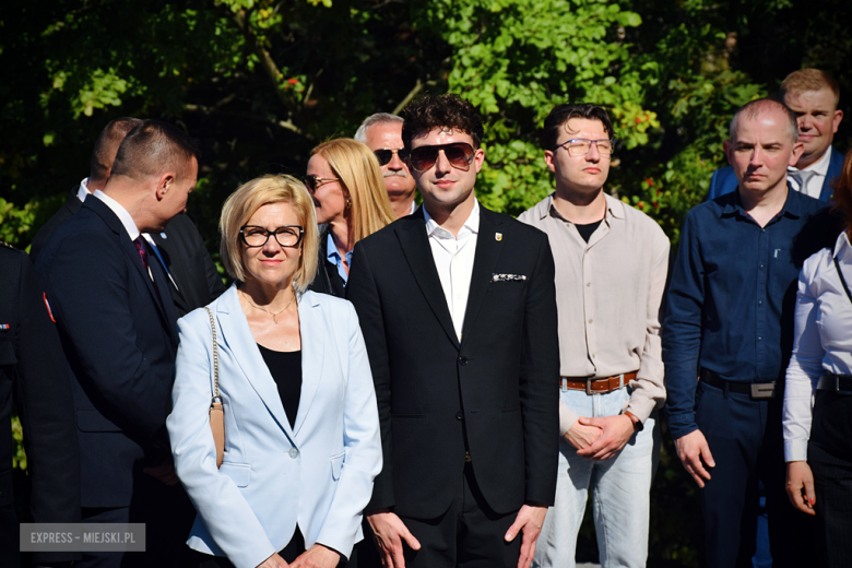 „Ludzkość musi położyć kres wojnie [...]”  Powiatowa Uroczystość Kombatancka w Ziębicach [foto]