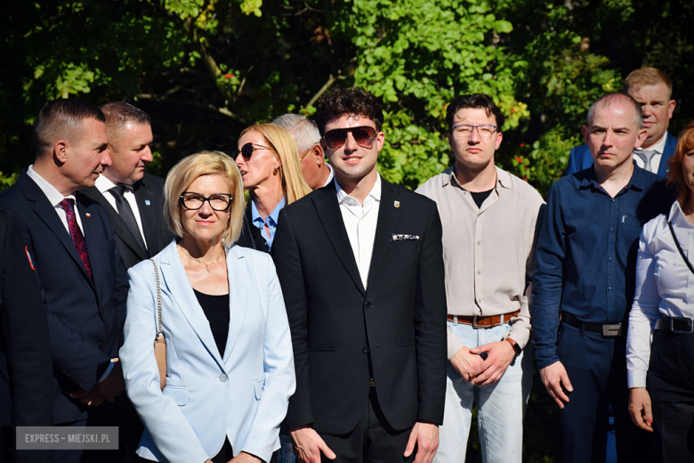 „Ludzkość musi położyć kres wojnie [...]”  Powiatowa Uroczystość Kombatancka w Ziębicach [foto]