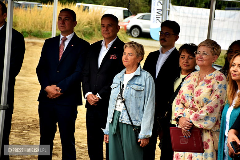 Wmurowanie kamienia węgielnego pod budowę bloku wielorodzinnego w Złotym Stoku