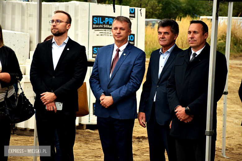 Wmurowanie kamienia węgielnego pod budowę bloku wielorodzinnego w Złotym Stoku