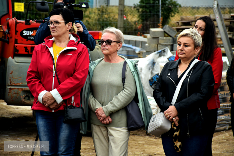 Wmurowanie kamienia węgielnego pod budowę bloku wielorodzinnego w Złotym Stoku