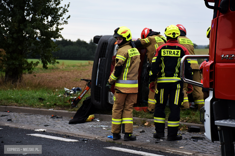 Zderzenie fiata i citroena na krajowej ósemce w Tarnowie