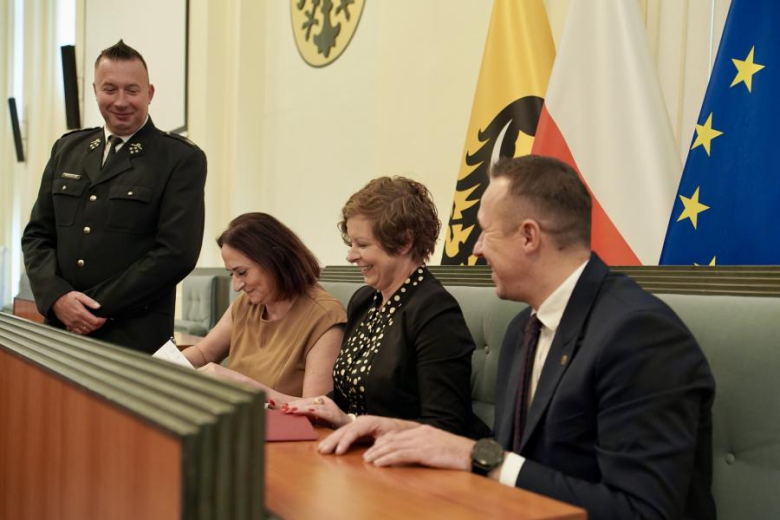 Trzy jednostki z powiatu z kolejnym dofinansowaniem do zakupu nowych pojazdów ratowniczo-gaśniczych