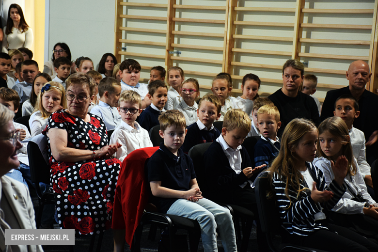 Uroczysty apel z okazji Dnia Edukacji Narodowej i pasowanie pierwszaków