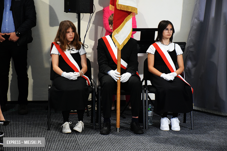 Uroczysty apel z okazji Dnia Edukacji Narodowej i pasowanie pierwszaków