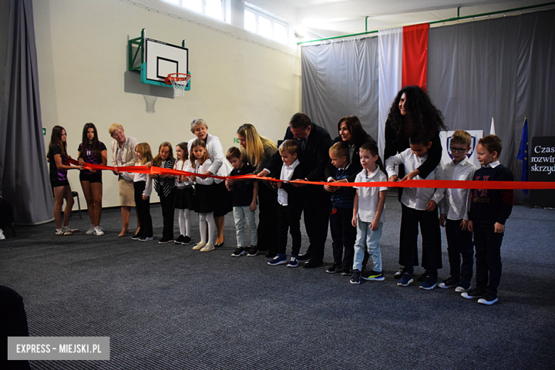 Uroczysty apel z okazji Dnia Edukacji Narodowej i pasowanie pierwszaków