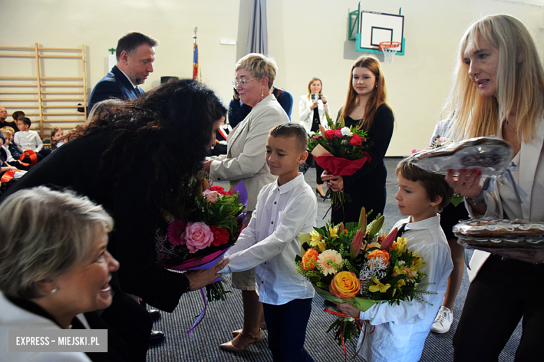 Uroczysty apel z okazji Dnia Edukacji Narodowej i pasowanie pierwszaków