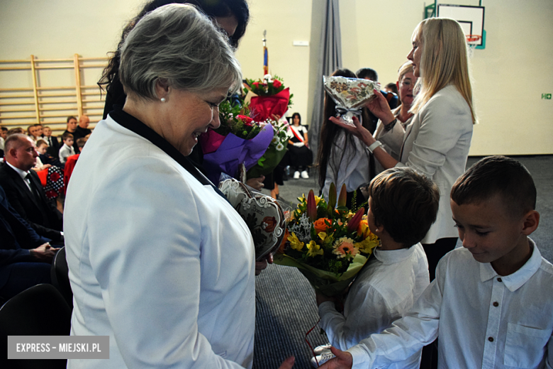 Uroczysty apel z okazji Dnia Edukacji Narodowej i pasowanie pierwszaków