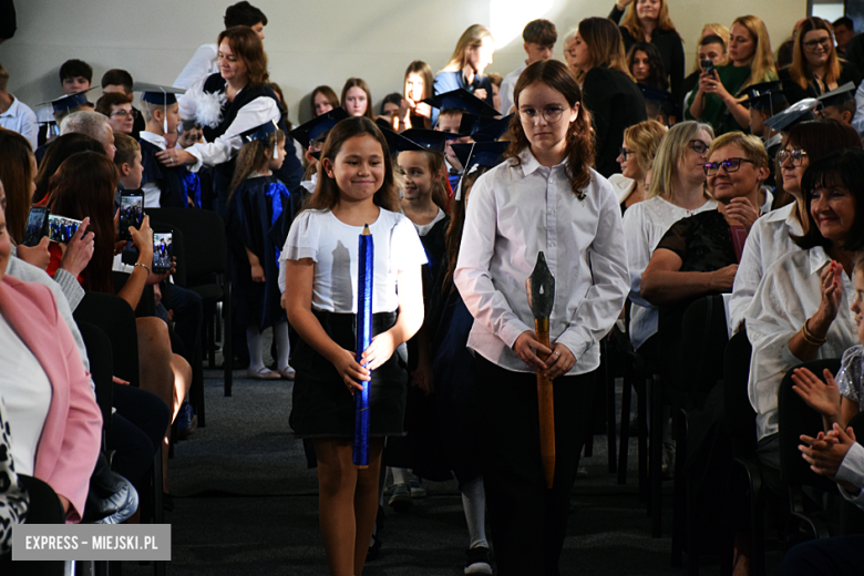 Uroczysty apel z okazji Dnia Edukacji Narodowej i pasowanie pierwszaków