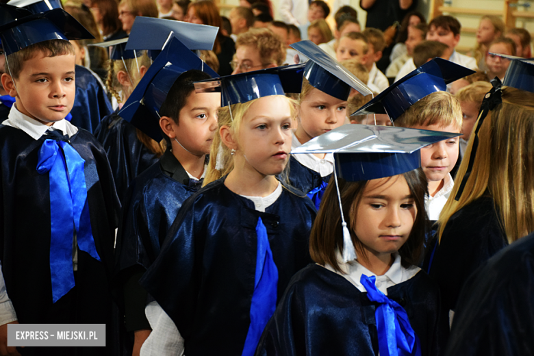 Uroczysty apel z okazji Dnia Edukacji Narodowej i pasowanie pierwszaków