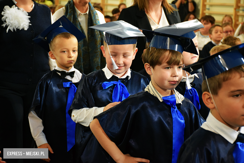 Uroczysty apel z okazji Dnia Edukacji Narodowej i pasowanie pierwszaków