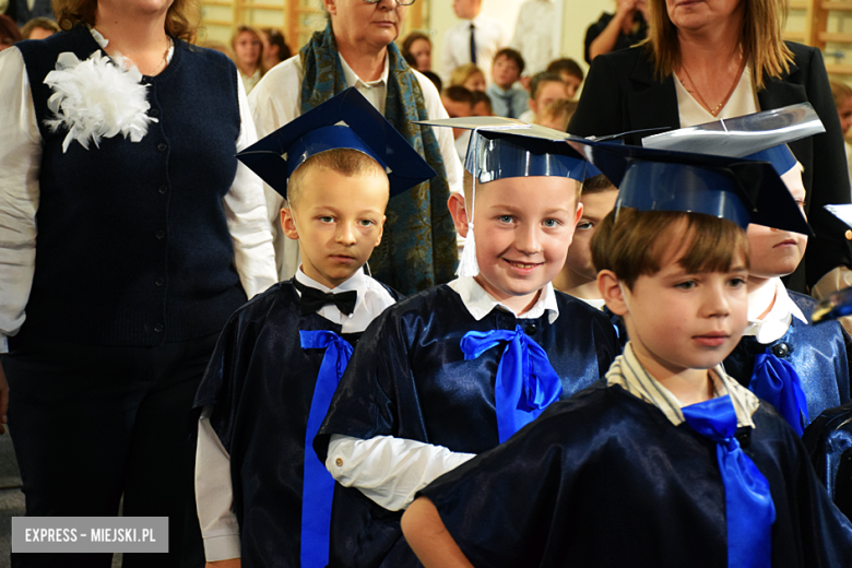 Uroczysty apel z okazji Dnia Edukacji Narodowej i pasowanie pierwszaków