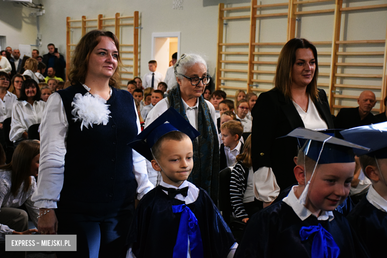 Uroczysty apel z okazji Dnia Edukacji Narodowej i pasowanie pierwszaków