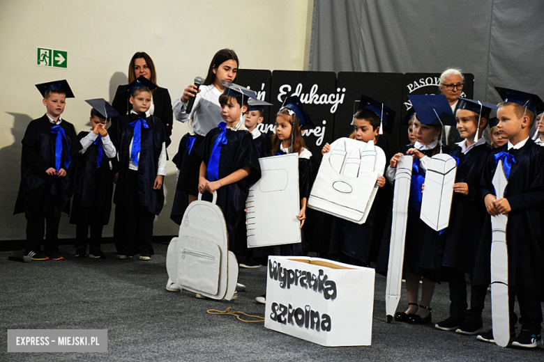 Uroczysty apel z okazji Dnia Edukacji Narodowej i pasowanie pierwszaków