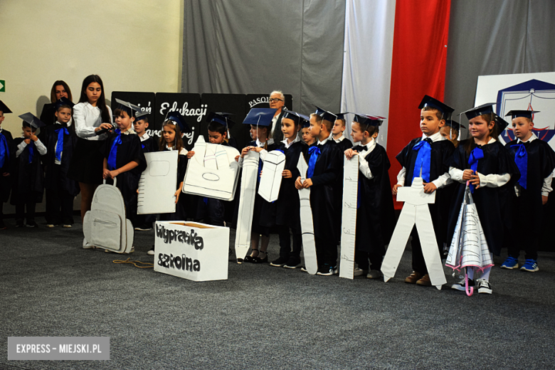 Uroczysty apel z okazji Dnia Edukacji Narodowej i pasowanie pierwszaków